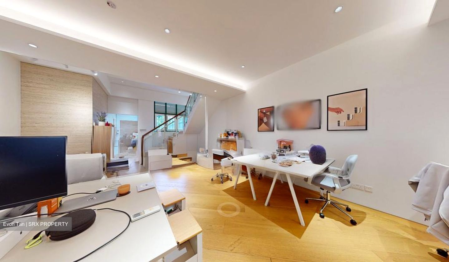 4 SAGO LANE (D1), Shop House #499281131